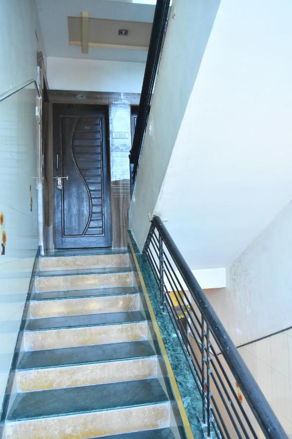 Hotel Temple Sai Sirdi Kültér fotó