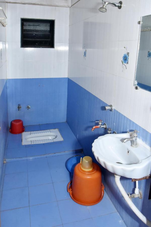 Hotel Temple Sai Sirdi Kültér fotó