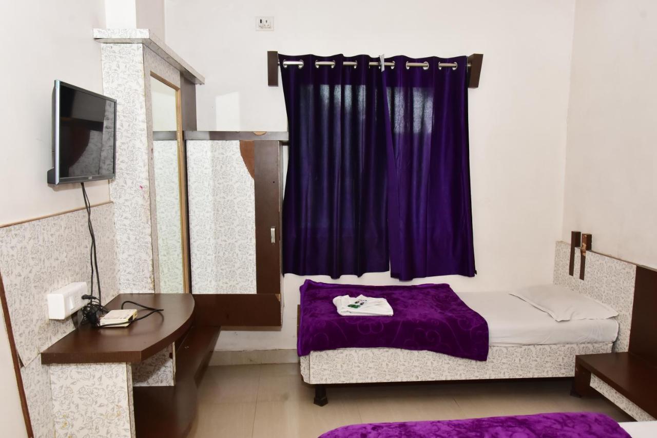 Hotel Temple Sai Sirdi Kültér fotó