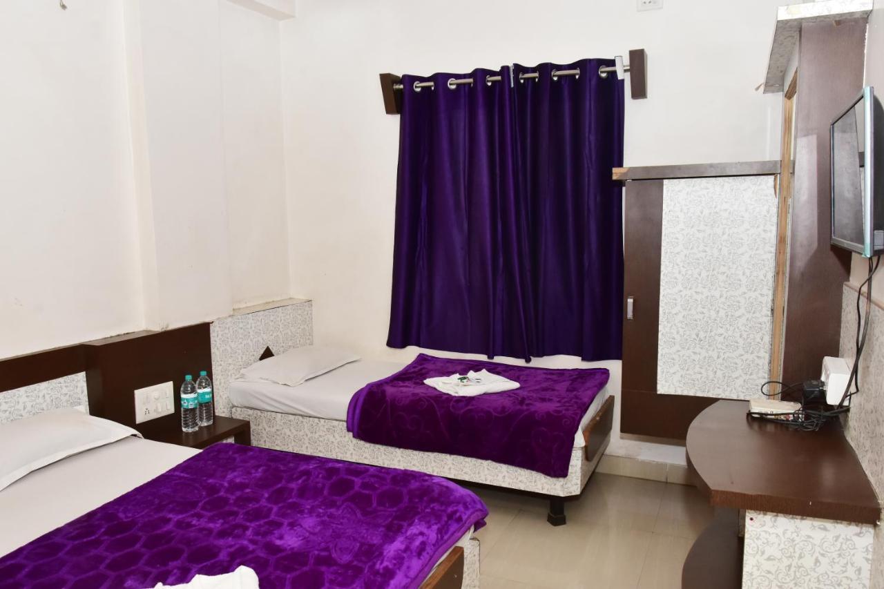 Hotel Temple Sai Sirdi Kültér fotó