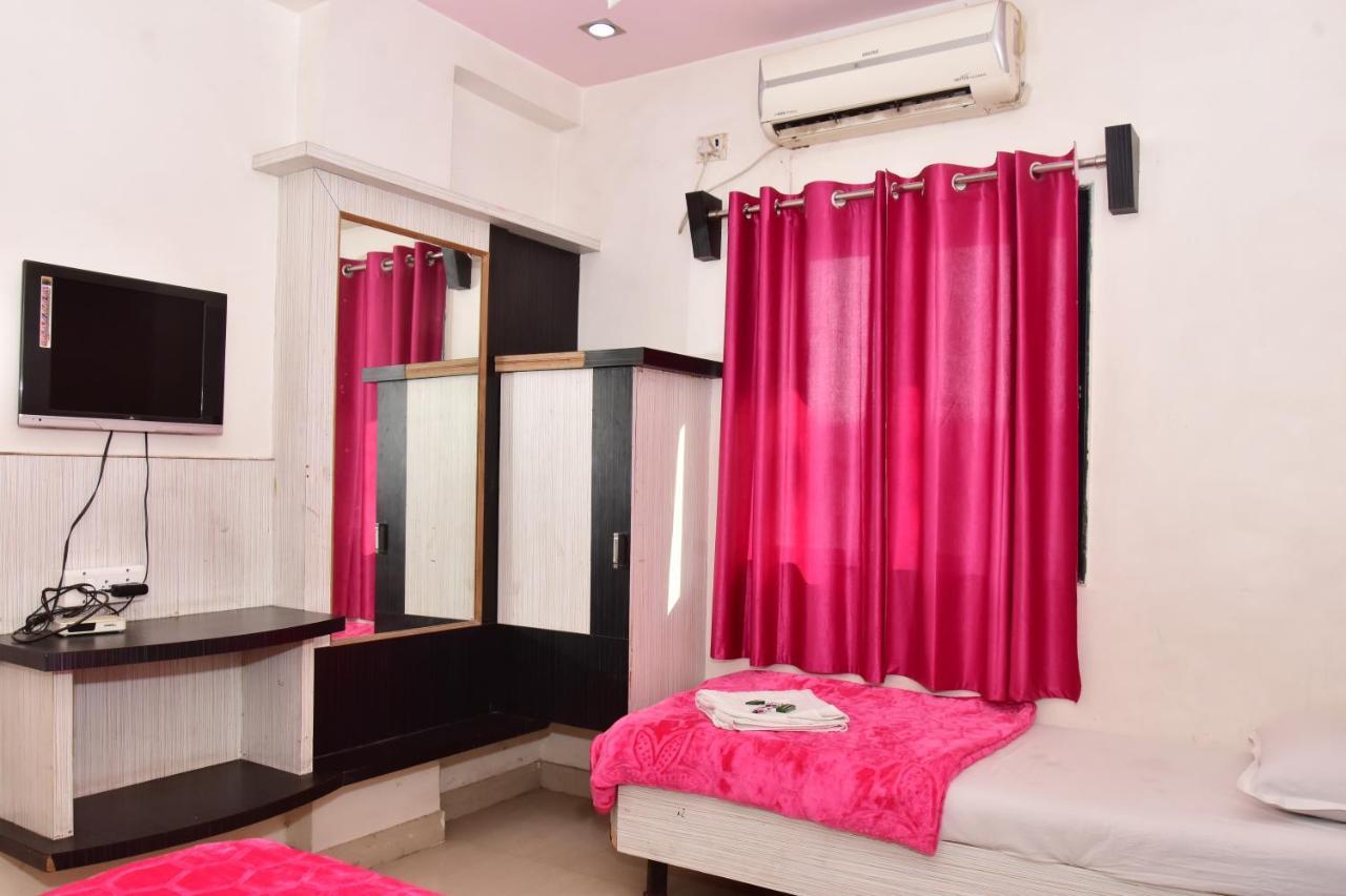 Hotel Temple Sai Sirdi Kültér fotó
