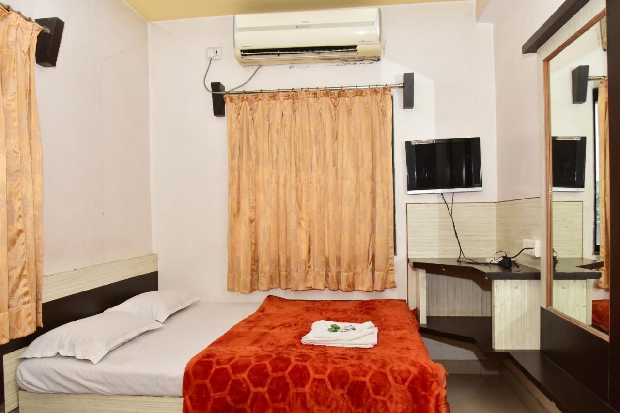 Hotel Temple Sai Sirdi Kültér fotó